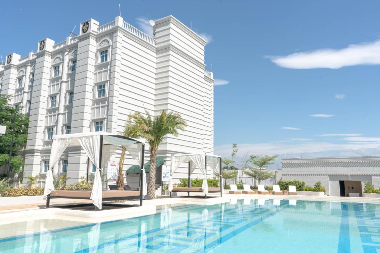 The Monarch Hotel Calasiao Luaran gambar