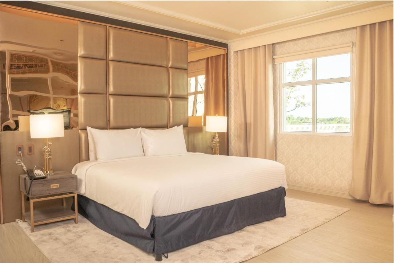 The Monarch Hotel Calasiao Luaran gambar