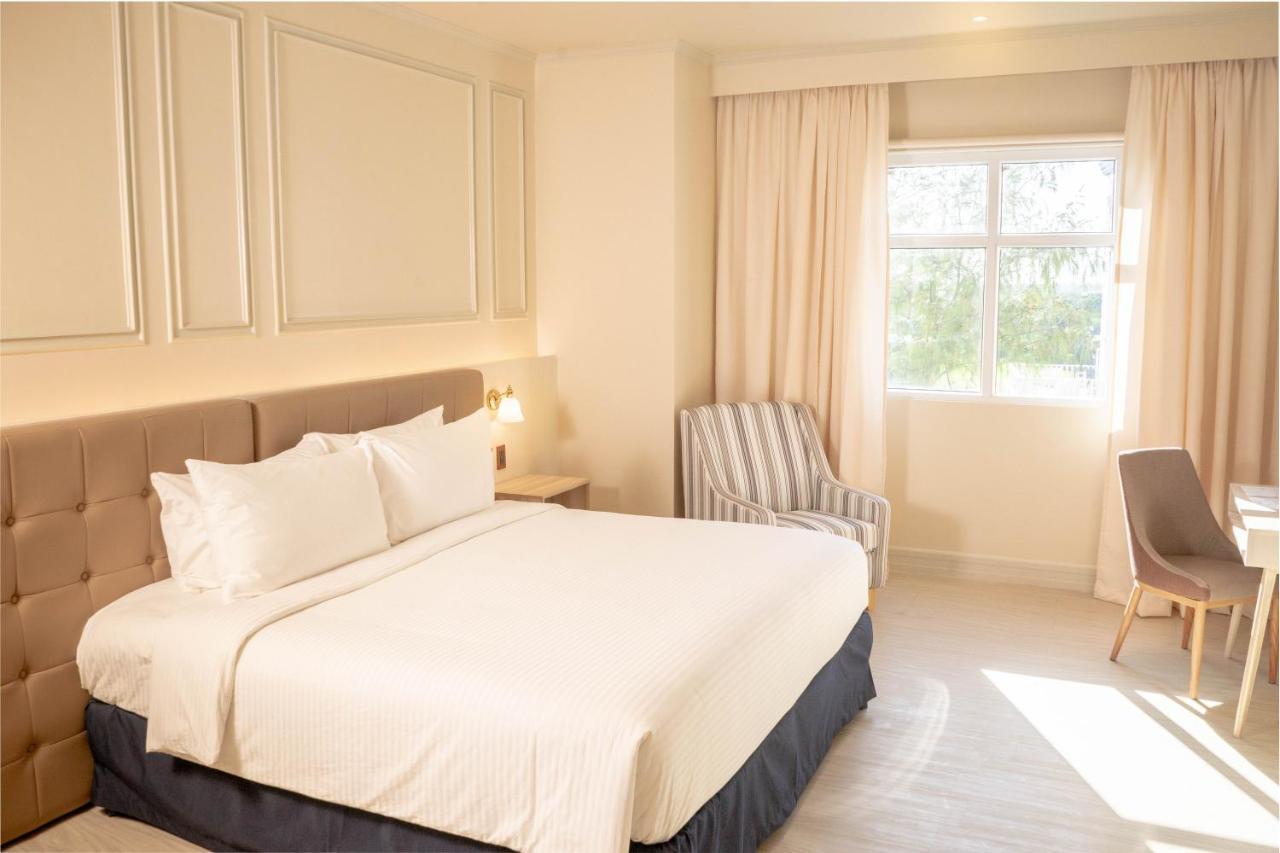 The Monarch Hotel Calasiao Luaran gambar