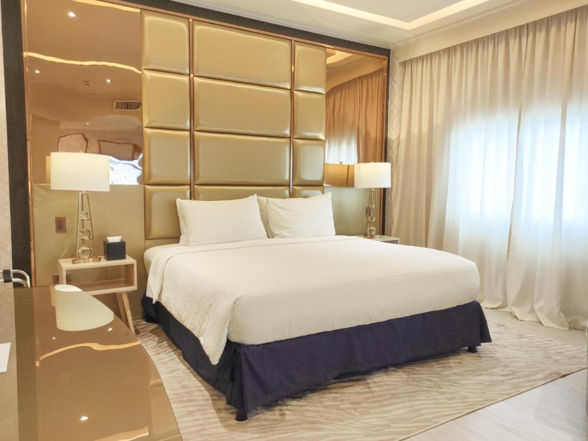 The Monarch Hotel Calasiao Luaran gambar